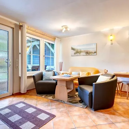 Ferienhaus Bergstrasse 5 بيت للعطل *